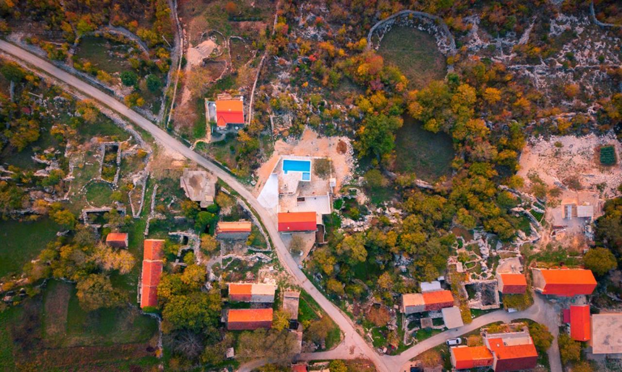Вілла Dvori Stipanovi With Heated Pool And Jacuzzi Donje Rascane Екстер'єр фото