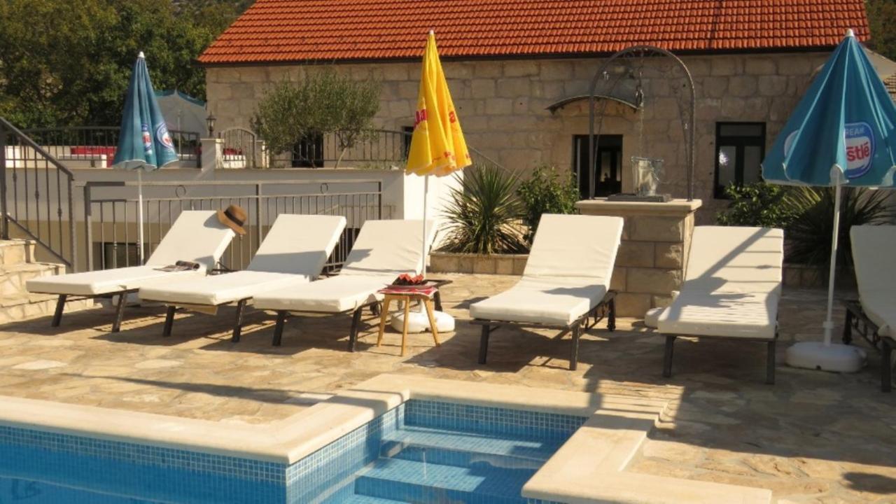 Вілла Dvori Stipanovi With Heated Pool And Jacuzzi Donje Rascane Екстер'єр фото