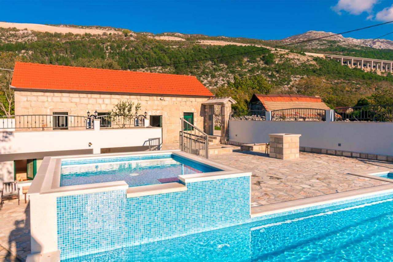 Вілла Dvori Stipanovi With Heated Pool And Jacuzzi Donje Rascane Екстер'єр фото